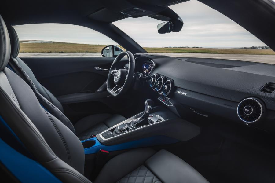 Интерьер Audi TTS Coupe (8S) 2018 года  (WW) (фото 181 из 254)